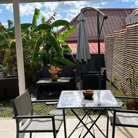 Agreable Appartement En Rez-De-Jardin A 450M De La Mer Sainte-Anne Exteriör bild