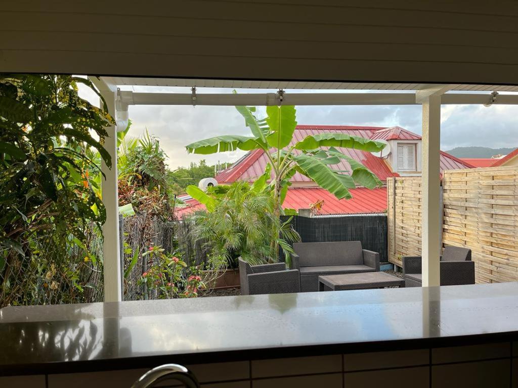 Agreable Appartement En Rez-De-Jardin A 450M De La Mer Sainte-Anne Exteriör bild